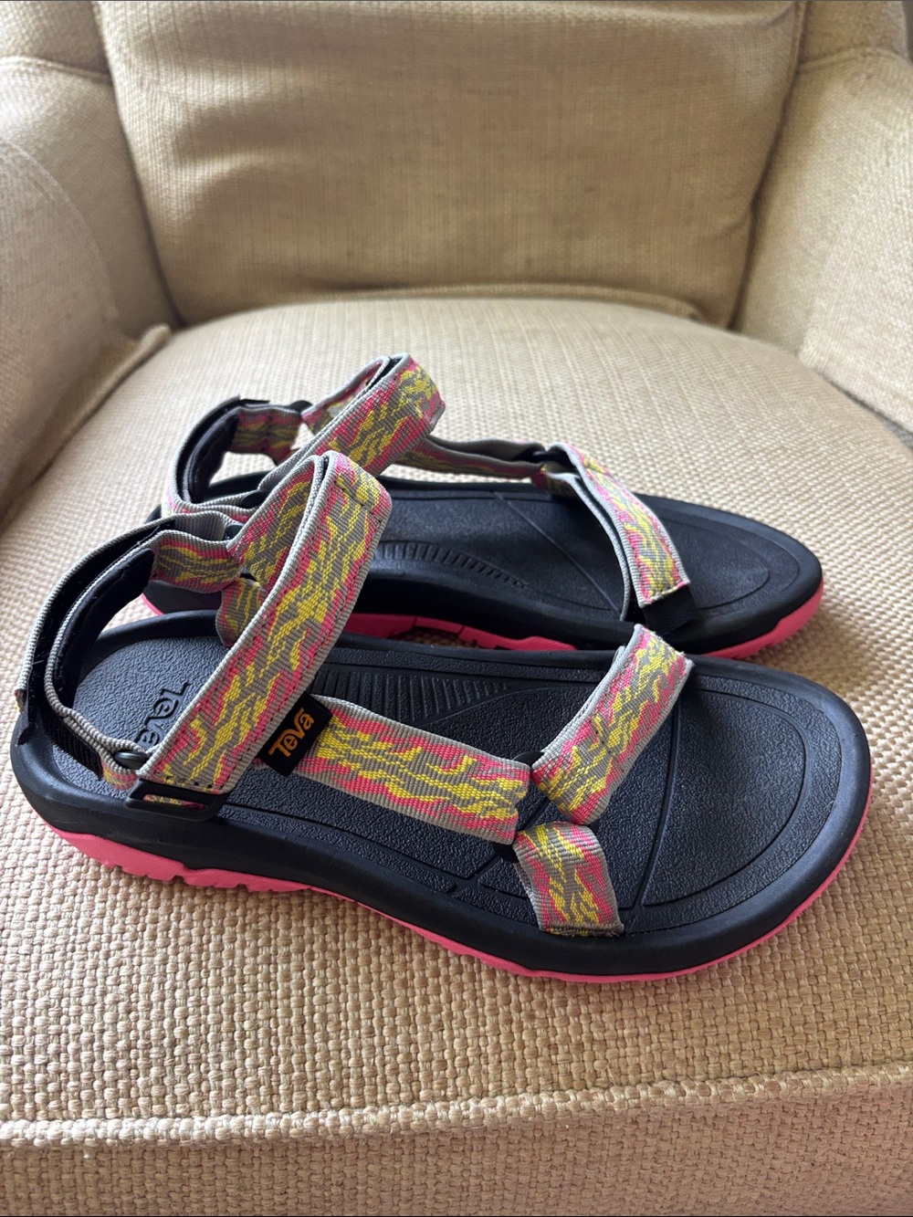 Teva Women's Sz 8 Hurricane XLY Revival Sport Sandals Pink/Yellow PERFECT